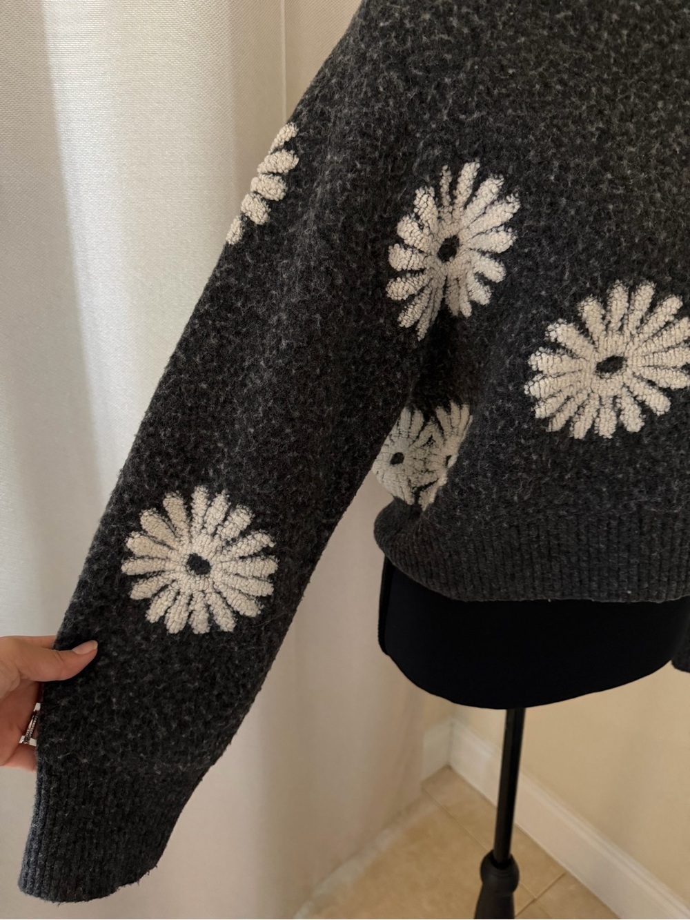 Sandro Paris Daisy Floral Fuzzy Knit Crewneck Sweater Gray Size 2 M - Picture 5 of 12
